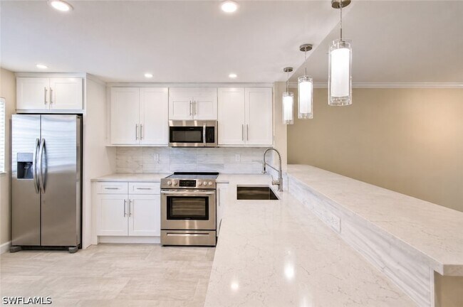 Building Photo - 2360 Naples Trace Cir