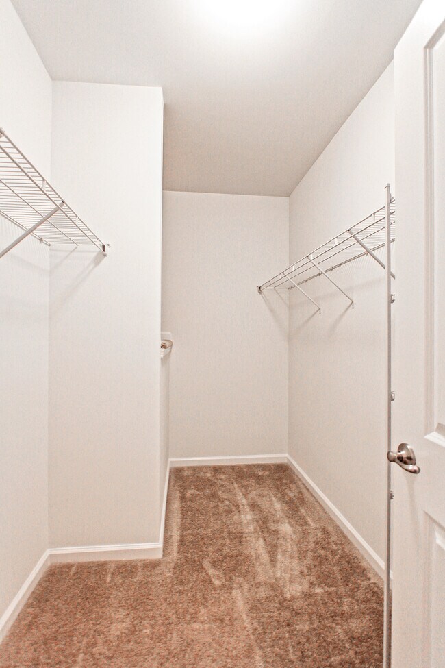 Building Photo - 13652 Endeavour Dr