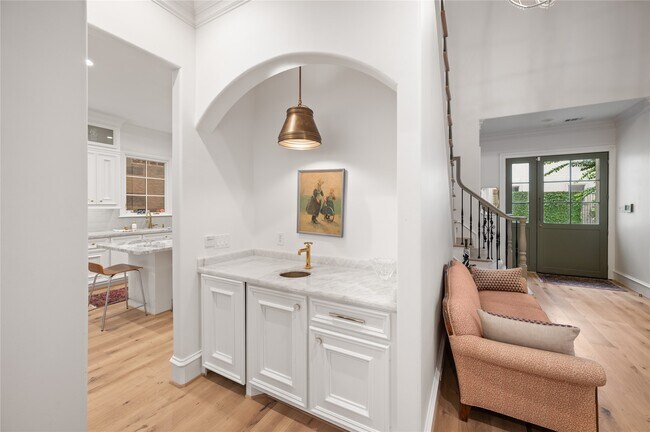 Building Photo - 1235 Wynden Oaks Garden Dr