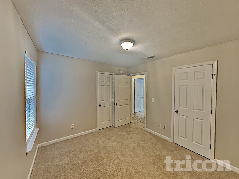 Building Photo - 307 Davids Way