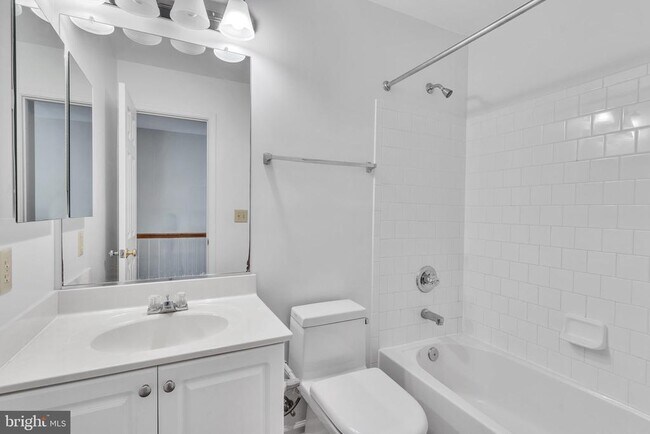 Building Photo - 1148 Cranston Ct