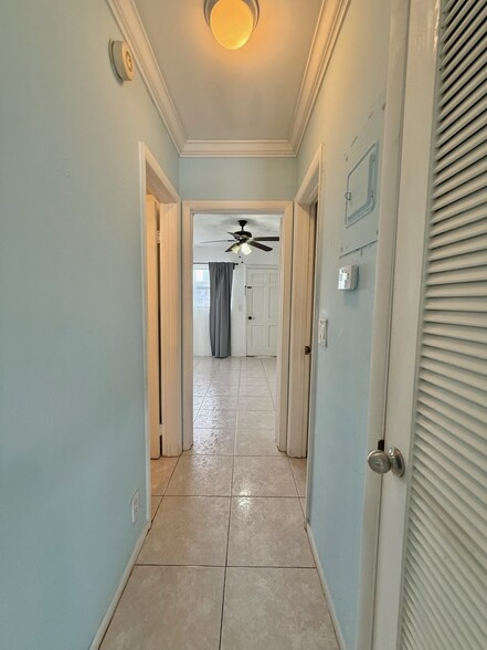 Building Photo - 467 Golden Isles Dr