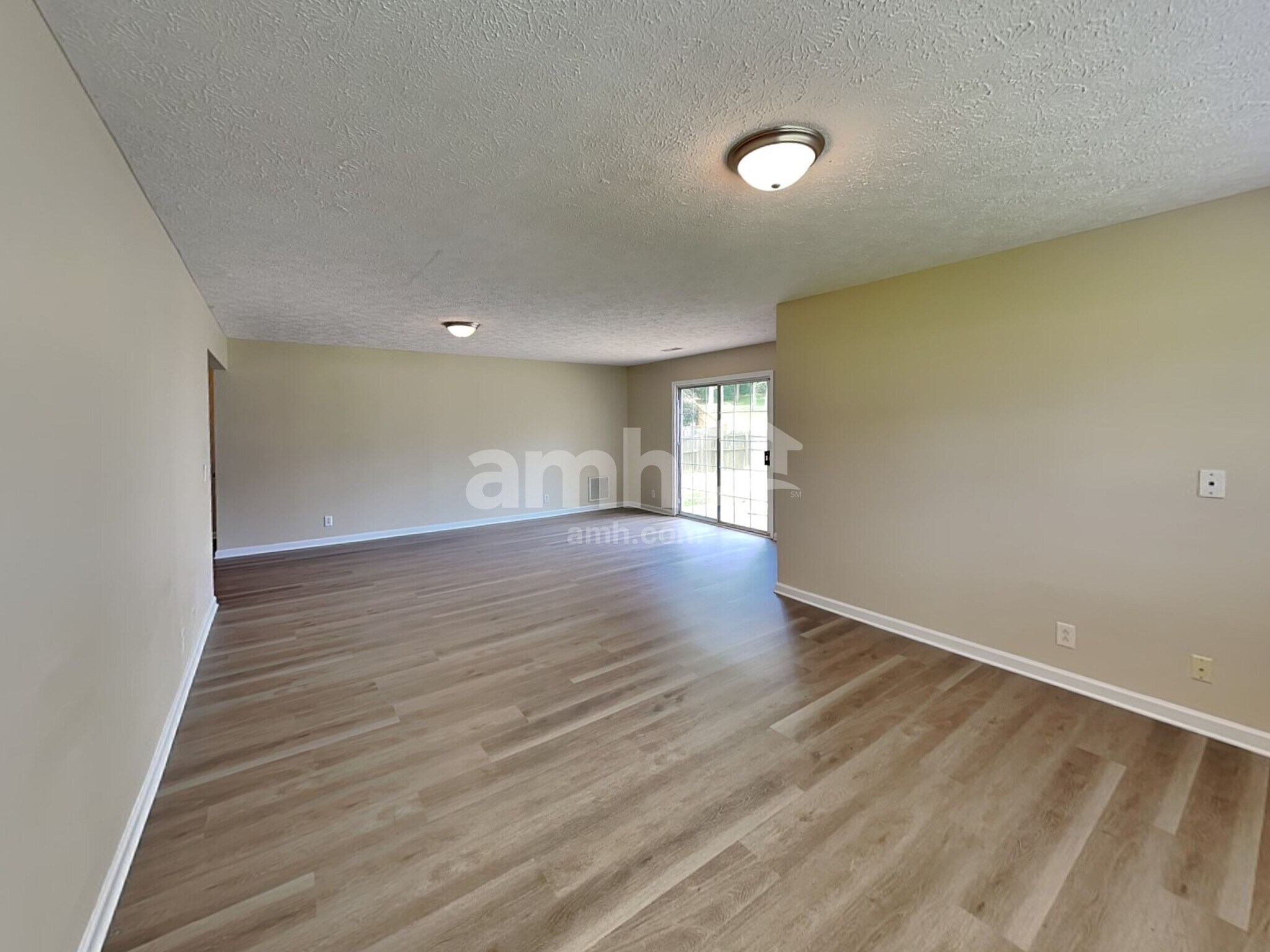 Building Photo - 3000 S Waterford Ct
