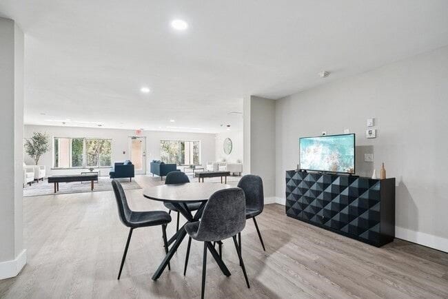 Building Photo - 1132 Morraine View Dr