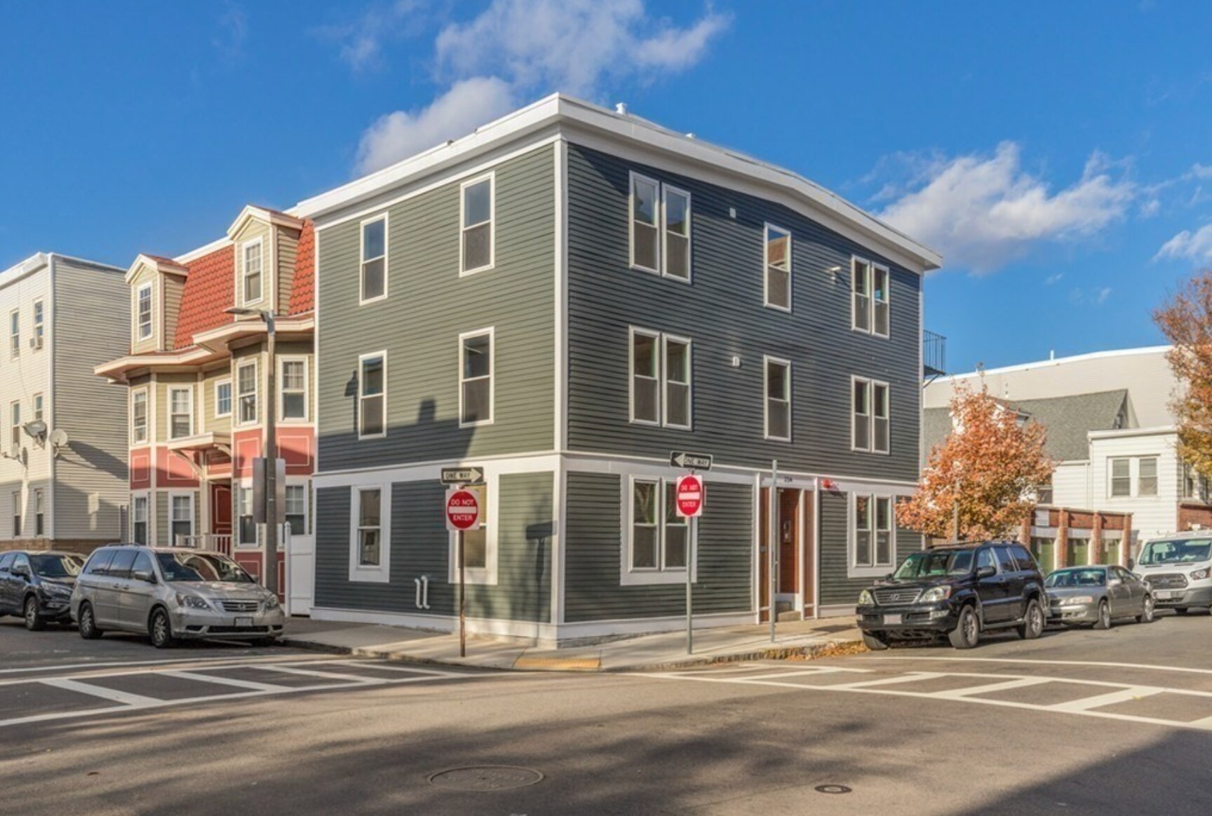 Building Photo - 234 Paris St