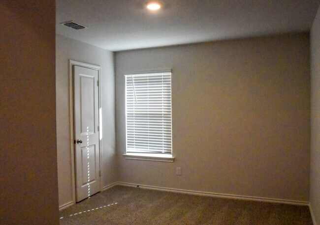 Building Photo - Beautiful 4/2/2 be the FIRST occupant!