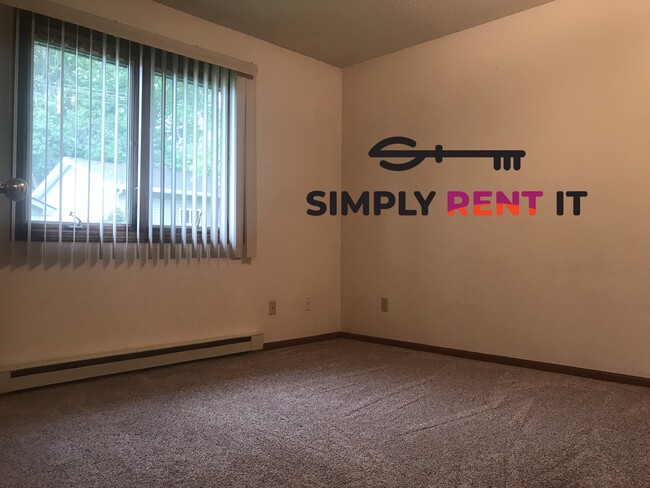 Building Photo - 2 Bedroom With Off-Street Parking in Nevada, IA