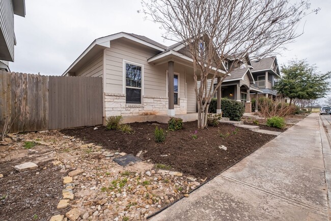 Building Photo - Heartwarming 3 Bedroom, 2 Bath Home in Hor...