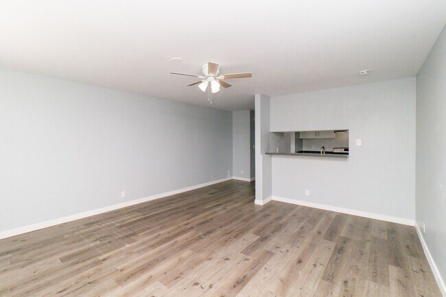 Building Photo - Beautiful Studio in Wilmington $1,000 OFF ...