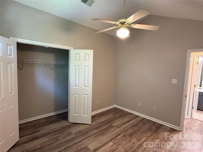 Building Photo - 4370 Fellows Ln