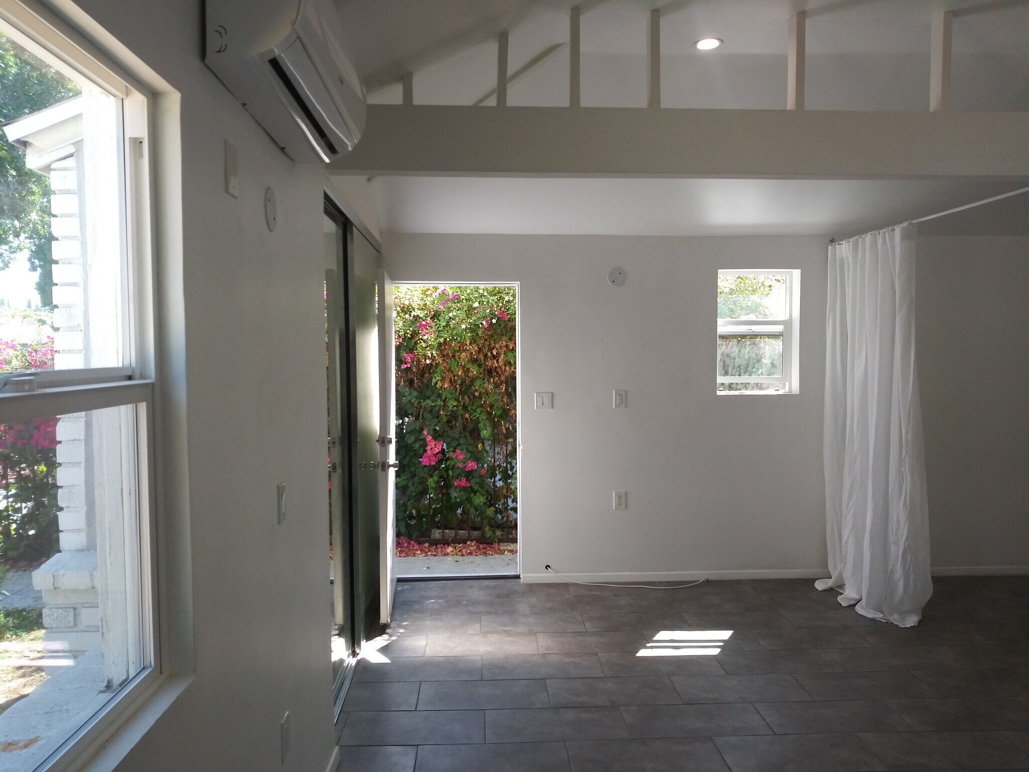 Building Photo - 6661 Enfield Ave