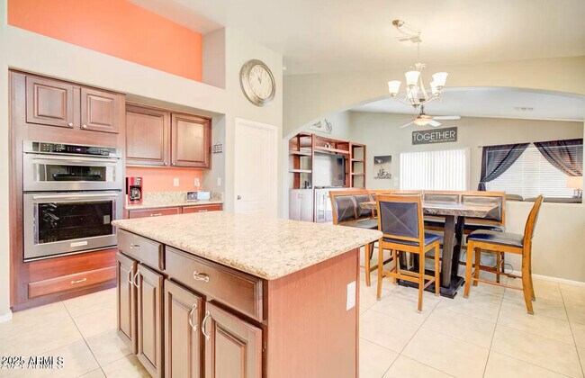 Building Photo - 1277 W Busa Dr