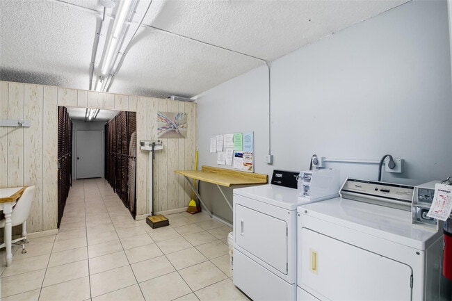 Building Photo - 2505 Antigua Terrace