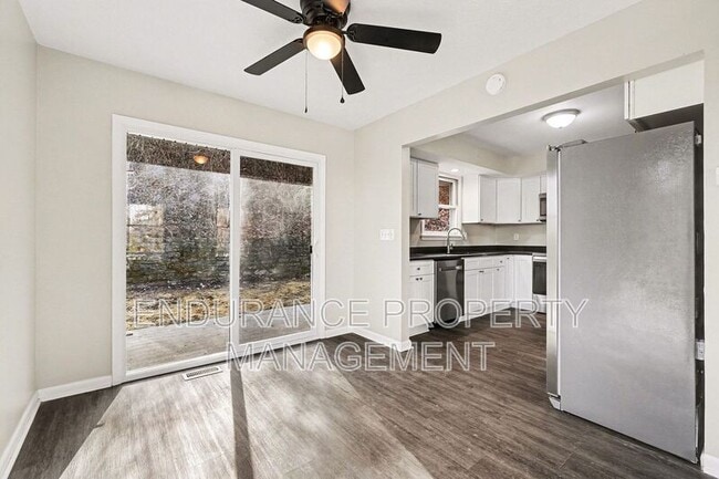 Building Photo - 334 Hyde Park Dr