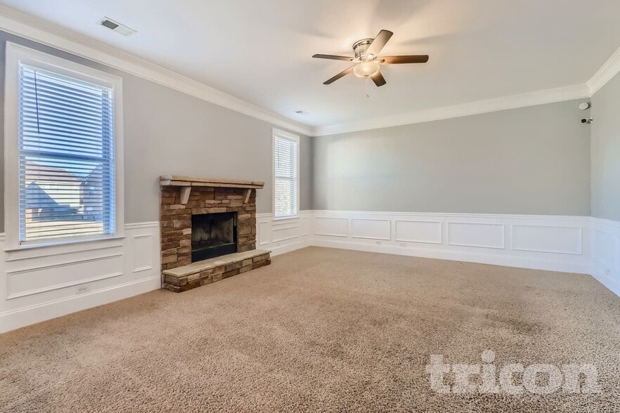 Building Photo - 223 Danvers St