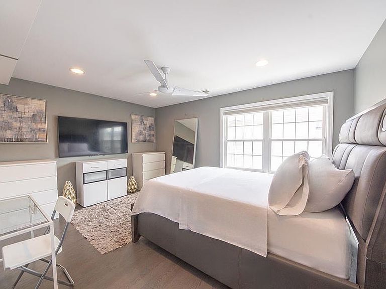 Building Photo - 201 Catherine St