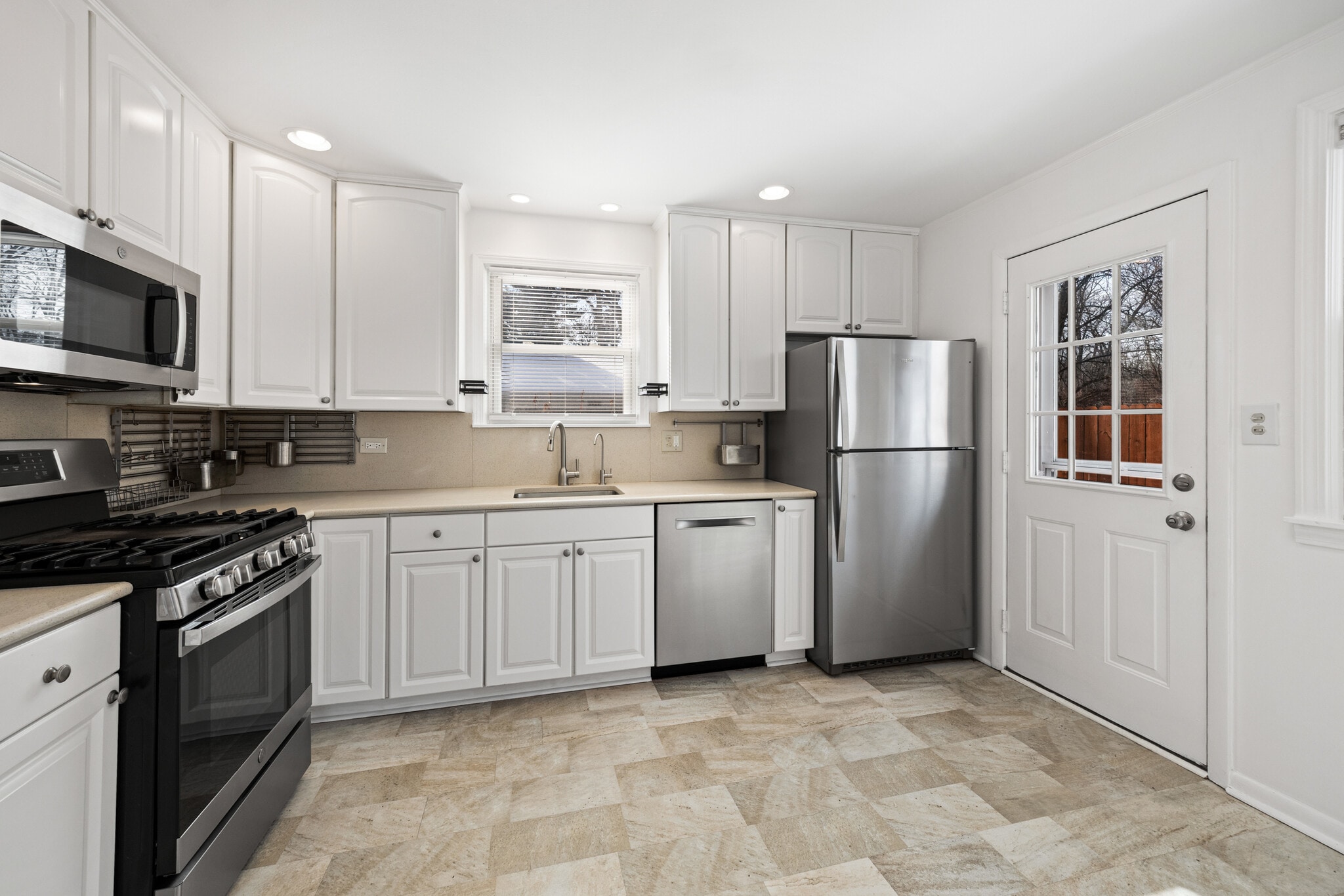 Building Photo - 41 Hackberry Ln