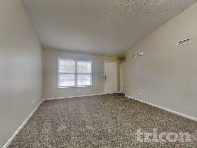 Building Photo - 25 Suncrest Dr