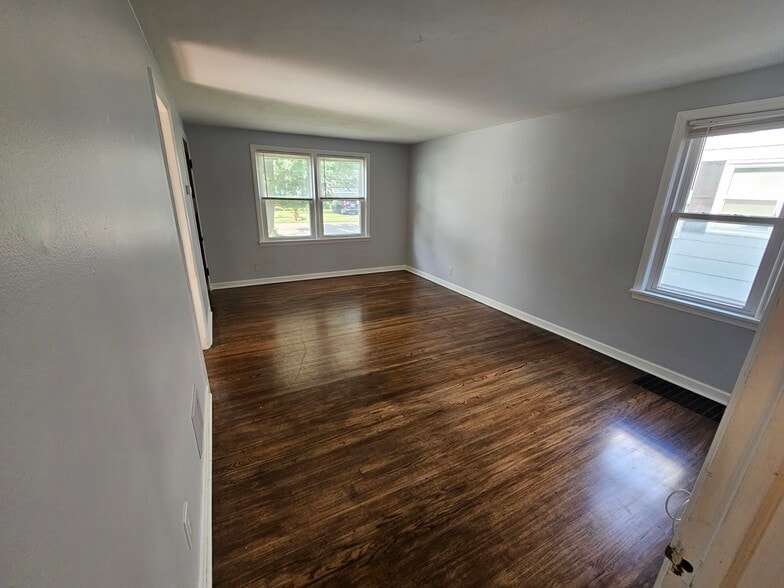 Living room - 123 Kimberly Ave.