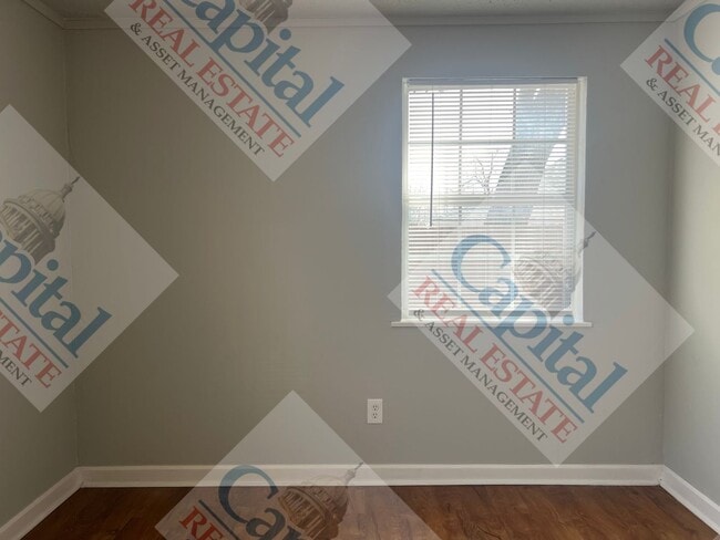 Building Photo - Take the Key!!!