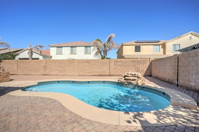 Building Photo - AVAILABLE NOW IN SHAMROCK ESTATES GILBERT!!!