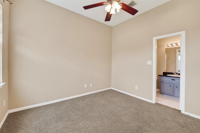 Building Photo - 2804 Chenevert St