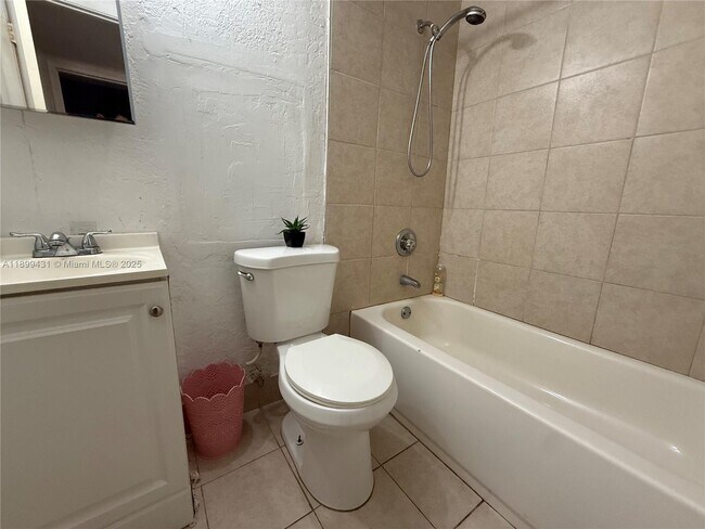 Building Photo - 3220 NW 47th St