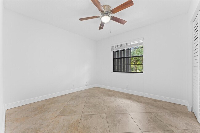 Building Photo - 11580 NW 20th Dr