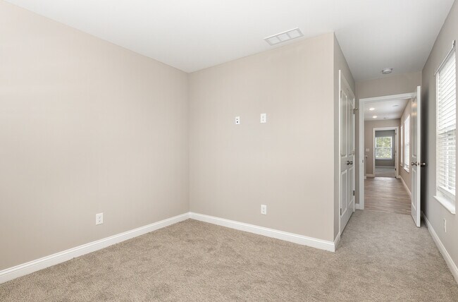 Building Photo - 2017 Terrace Ct
