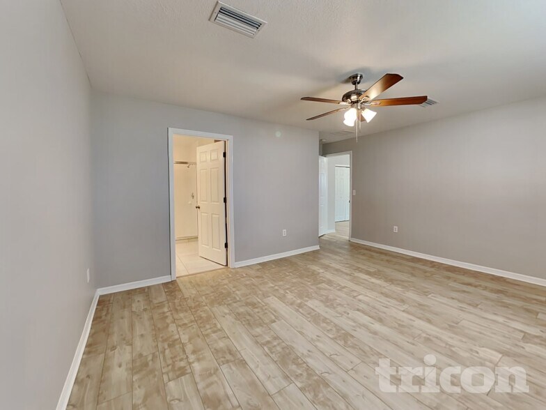 Building Photo - 2707 95th St E