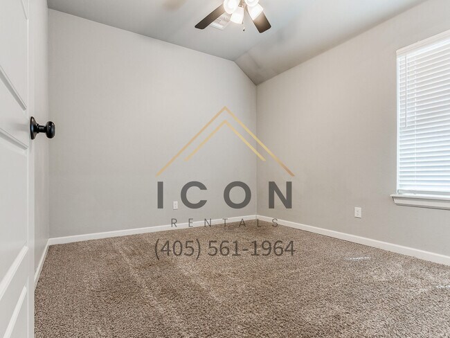 Building Photo - 4509 Desert Spring Ct
