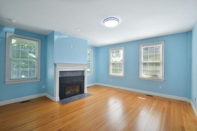 Building Photo - 66 Tucker Ln