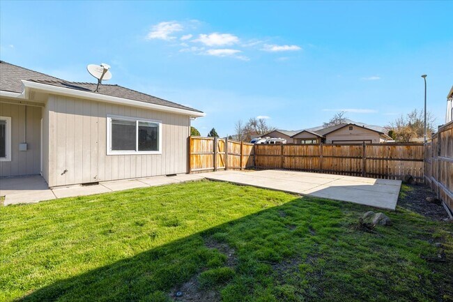 Building Photo - 2540 Bethany Ct