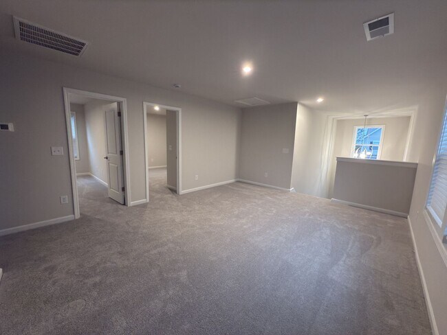 Building Photo - 685 Count Fleet Ct