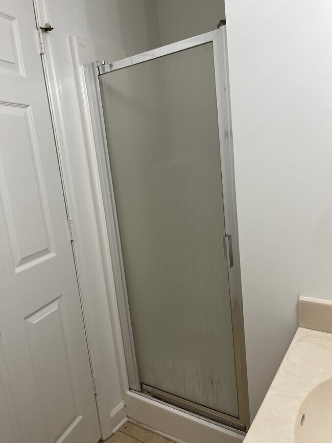 Building Photo - 1622 Brentwood Pointe