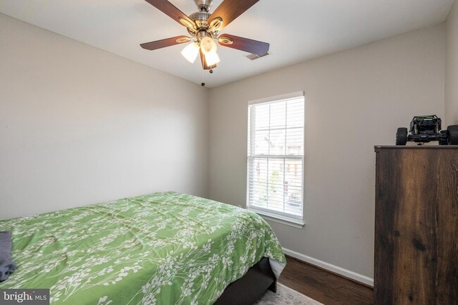 Building Photo - 4004 Meadow Trail Ln
