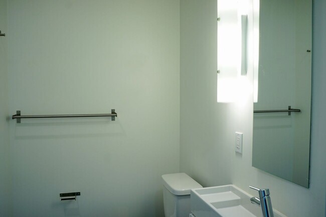 Building Photo - Modern 2nd Floor Corner Studio with D/W & Washer/Dryer!