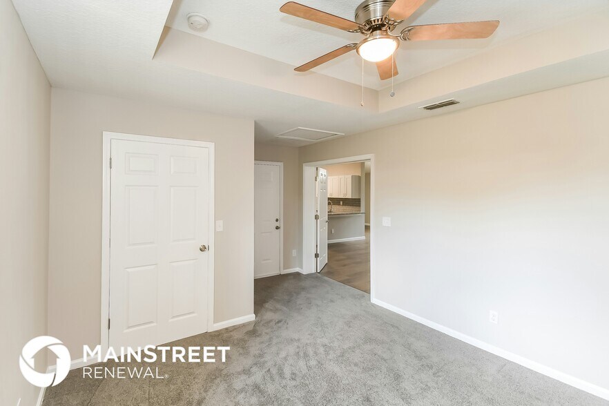 Building Photo - 7263 Eudine Dr N
