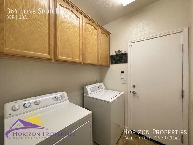 Building Photo - 364 Lone Spur Dr