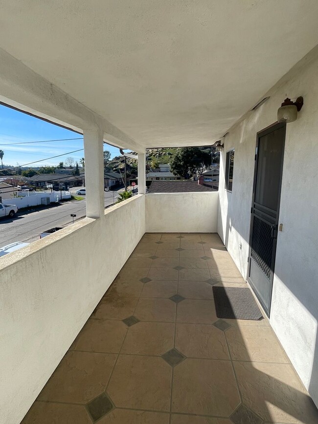 Building Photo - 4 BEDROOMS 3 FULL BATHS HOUSE IN EL CAJON CA