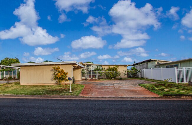 Building Photo - 1633 Hookani St