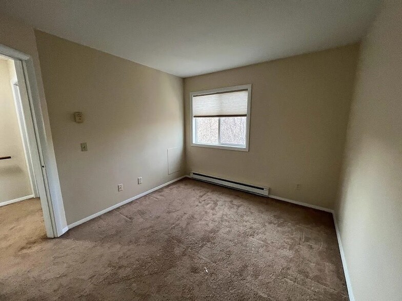2nd Bedroom, Rear Wall - O1 Grandview Dr