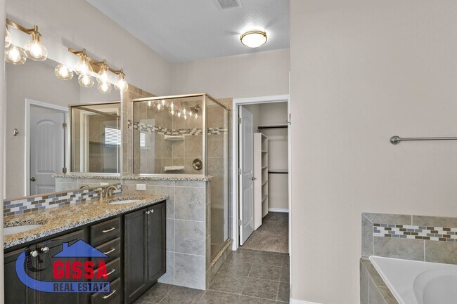 Building Photo - Beautiful home with 5 bedrooms, 4 bathroom...