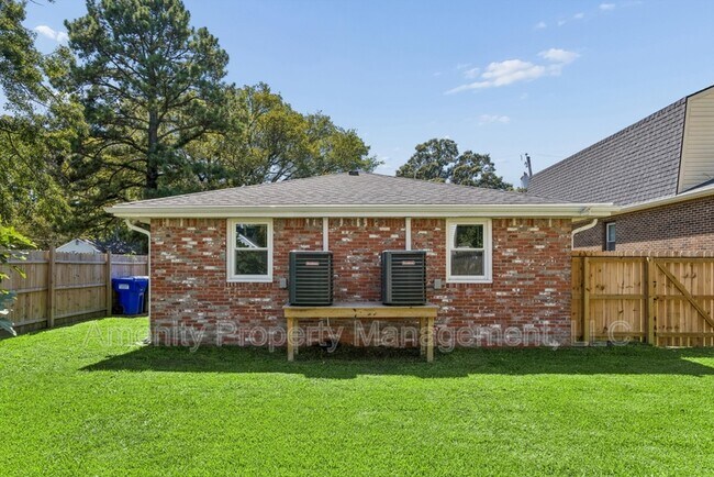 Building Photo - 1028 Modoc Ave