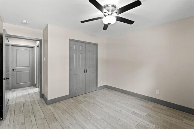 Building Photo - 5522 Braesvalley Dr