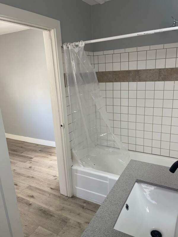 Building Photo - 214 Spruce St