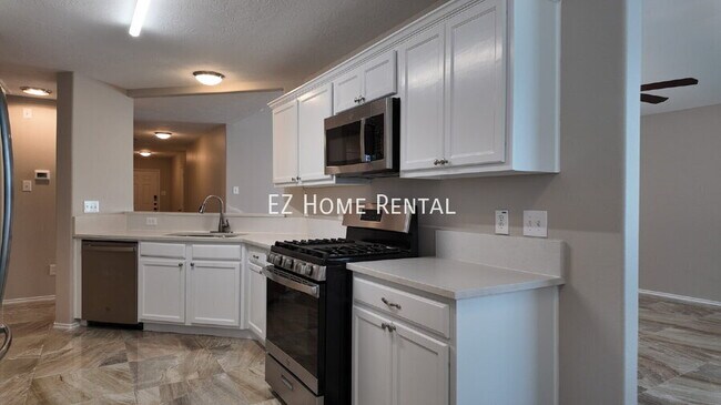 Building Photo - 23919 Clipper Hill Ln