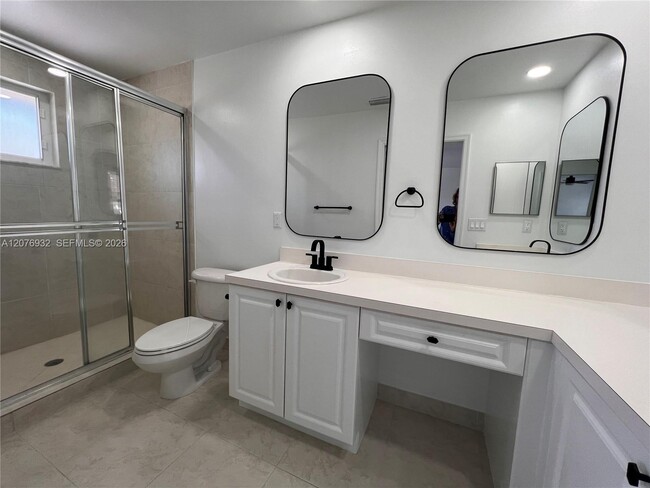 Building Photo - 3102 Coral Ridge Dr