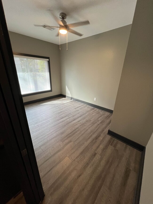 Building Photo - 1105 N Rusk St