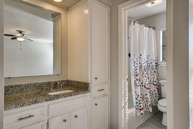 Building Photo - 5604 Woodrow Ave